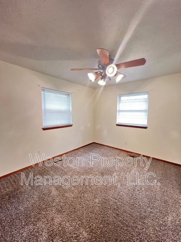 Building Photo - 1636 N Ann Arbor Ave