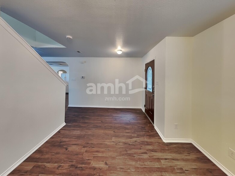 Building Photo - 11130 Fort Smith