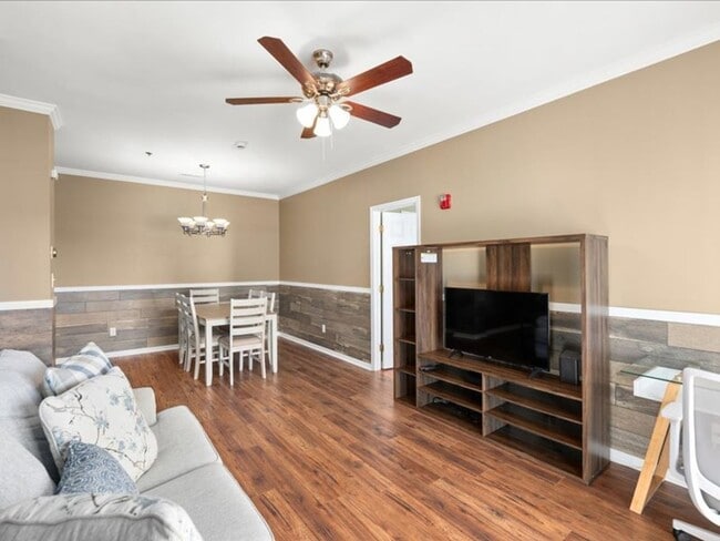 Building Photo - For Rent: Beautifully updated 2-bed/2-bath condo, Sandpiper Village, Rehoboth. $2,000.00/month. P...
