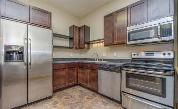 Building Photo - Historic 1 Bed/1 Bath Apartment in the Heart of Sherman Hill!