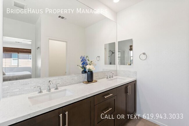 Building Photo - 1212 Via Lucero