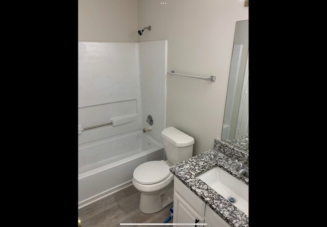 Building Photo - 1018 Plantation Way