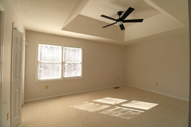 Building Photo - Awesome 3 bedroom home in a great area!