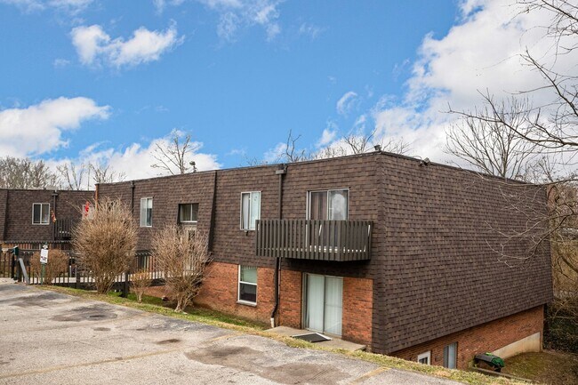 Building Photo - 5464 Beechmont Ave