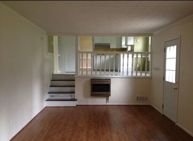 Building Photo - 698 Shannon Way