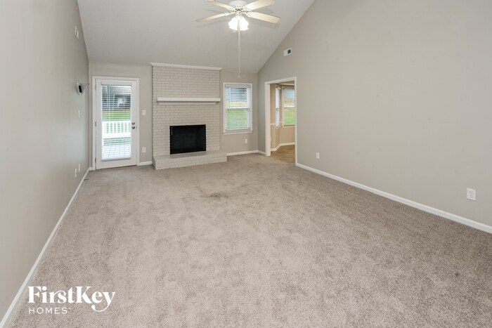 Building Photo - 10629 N Canyon Rd