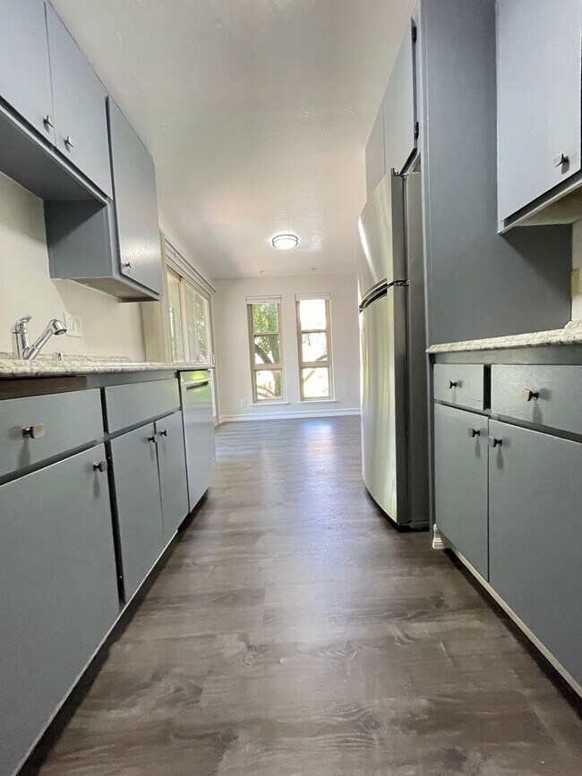 Building Photo - 00590