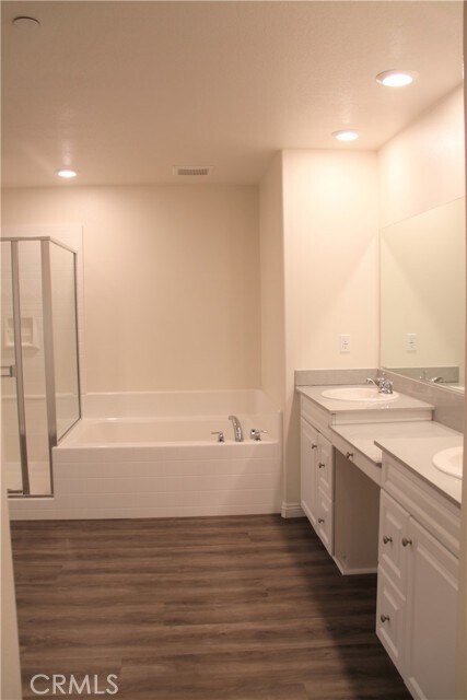 Building Photo - 6105 Rosewood Way
