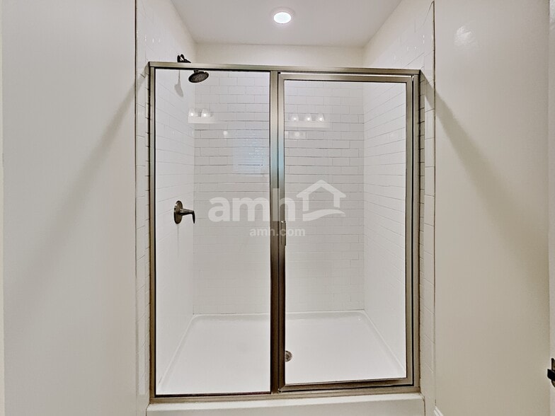 Building Photo - 3557 Okelly Dr