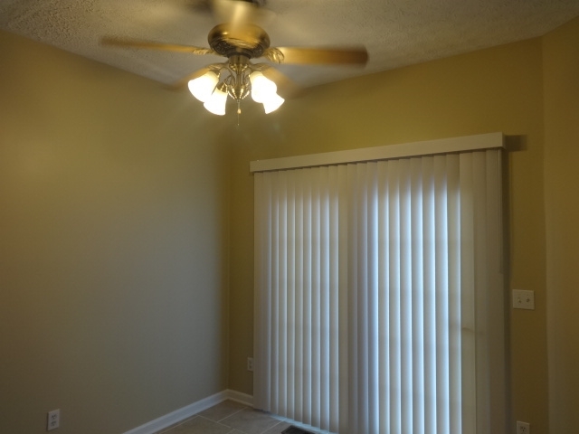 Building Photo - 8772 Kingsley Dr