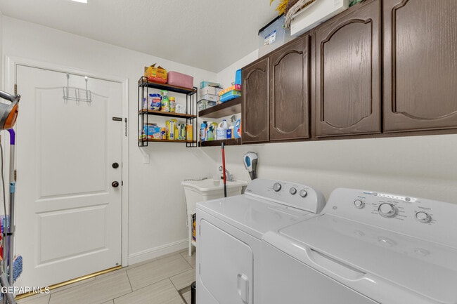 Building Photo - 2085 Paseo Del Prado Dr