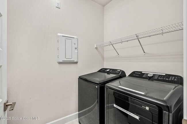Building Photo - 2999 Pangea Cir