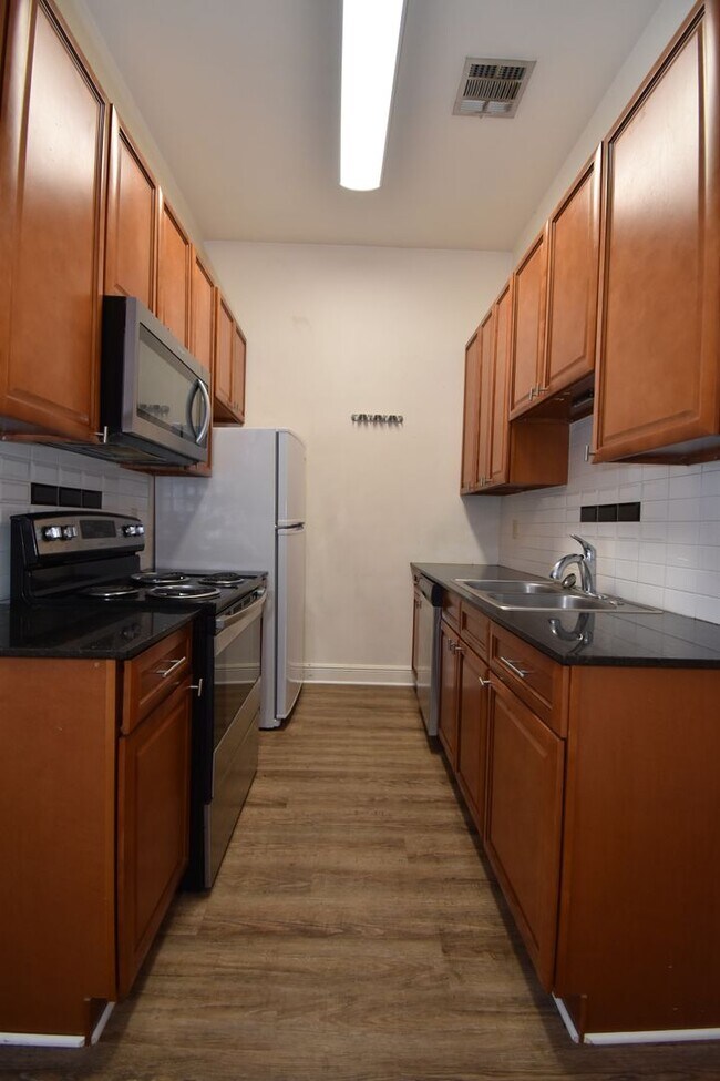 Building Photo - Pine Grove Apartments