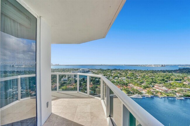 Building Photo - 4775 Collins Ave
