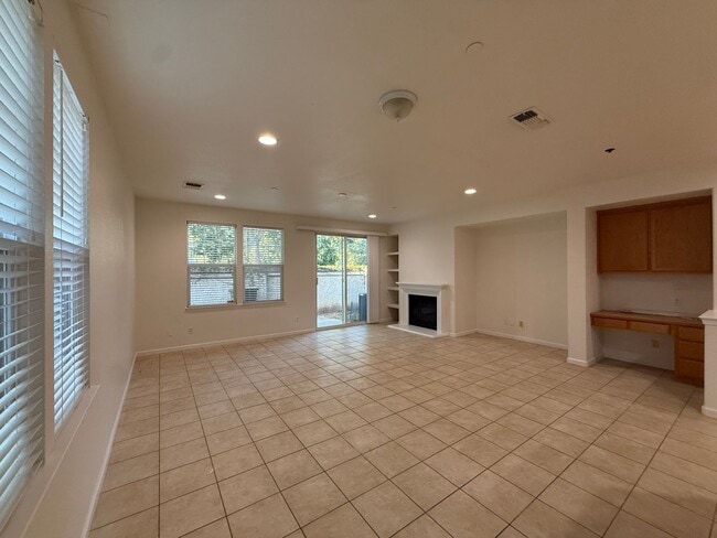 Building Photo - 133 Summertime Ln