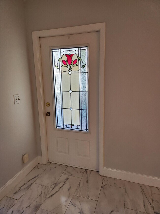 Building Photo - 5433 Lakefront Blvd