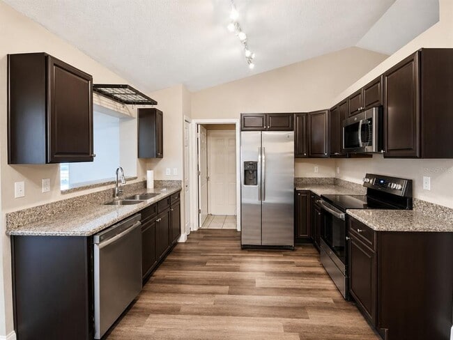 Building Photo - 326 Colonade Ct