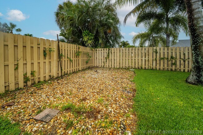 Building Photo - 301 Knotty Wood Ln