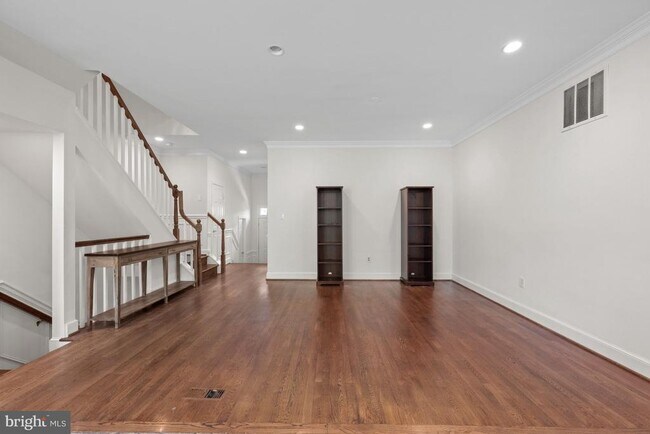 Building Photo - 3545 Winfield Lane Northwest