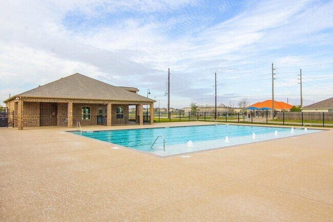 Building Photo - 5711 Kyle Cove Dr