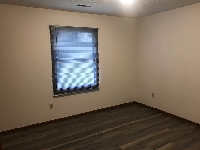 Bed 2 - 615 N Washington St