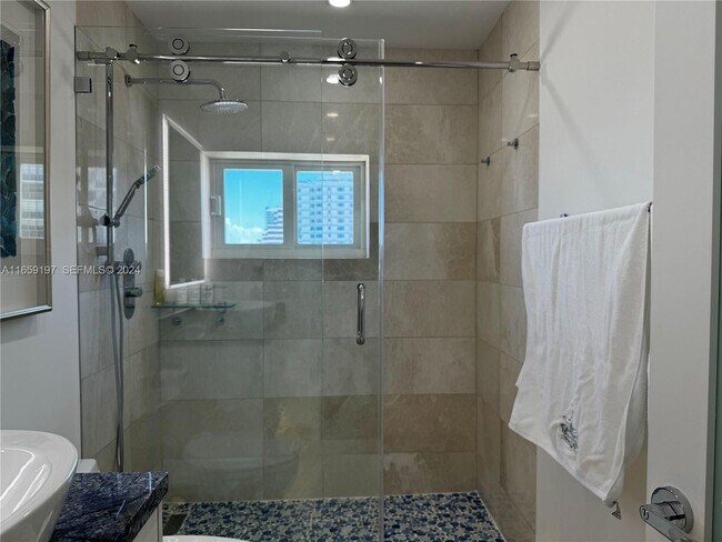 Building Photo - 5401 Collins Ave