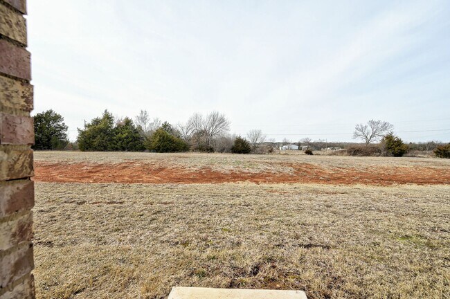 Building Photo - *** $250 MOVE-IN SPECIAL  *** Charming 4-Bed 2-Bath Home in Stillwater! *** $250 MOVE-IN SPECIAL ...