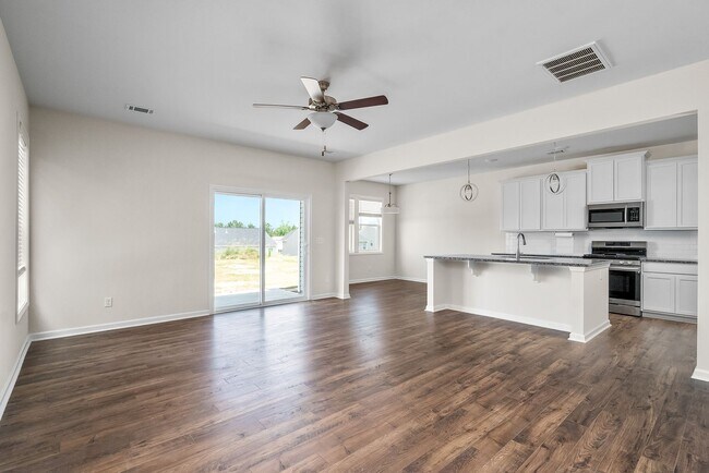 Building Photo - 755 Justify Lp