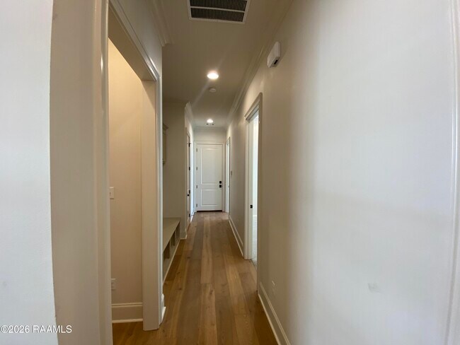 Building Photo - 2110 Belfleur St