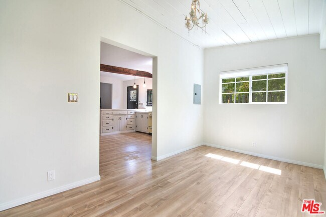 Building Photo - 1159 S Hayworth Ave