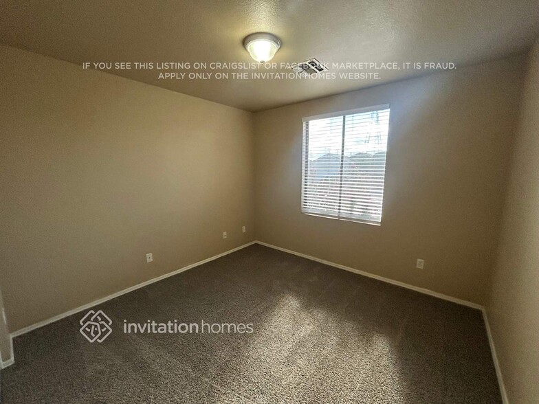 Building Photo - 16535 N 114th Dr