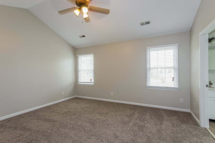 Building Photo - 8301 Tonawanda Dr