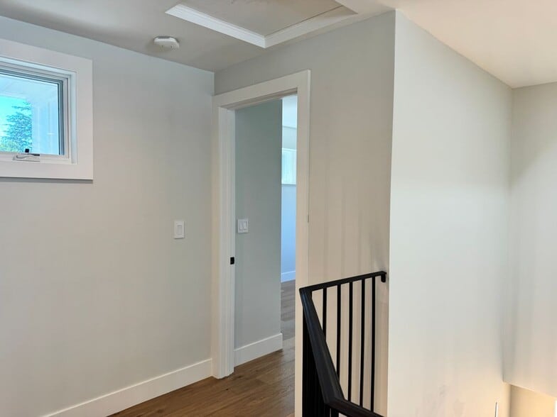 Building Photo - 510 Benvenue Ave