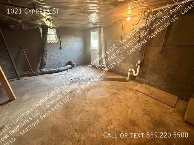 Building Photo - 1021 Cypress St