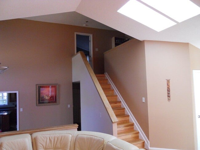 Building Photo - 10040 Stonemill Rd