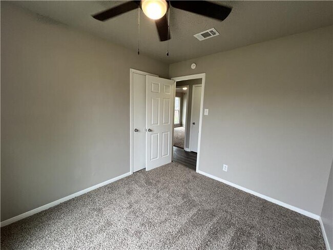 Building Photo - 2111 Caprice Dr