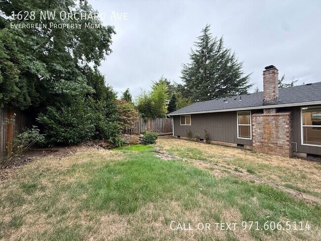 Building Photo - 1628 NW Orchard Ave