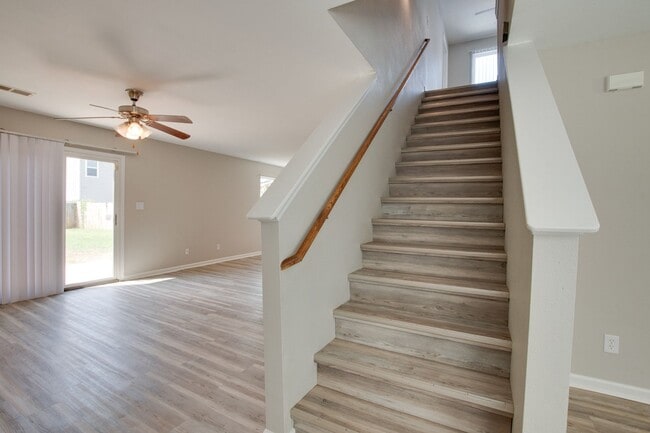 Building Photo - 128 Farmington Dr