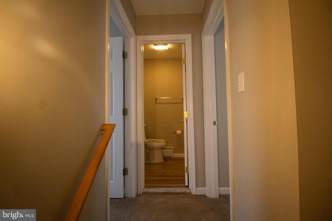 Building Photo - 234 E Linden St