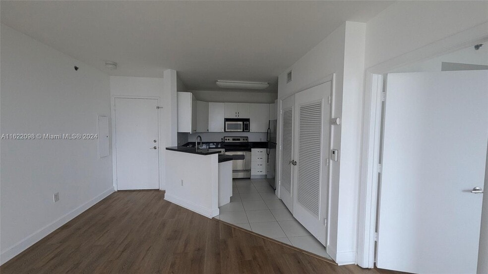 Building Photo - 1401 SW 22nd St