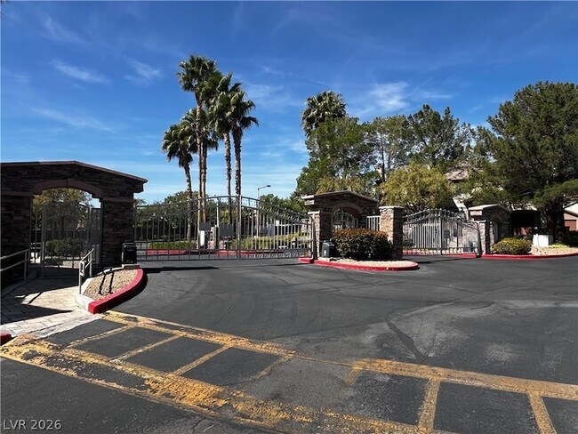 Building Photo - 1725 Queen Victoria St