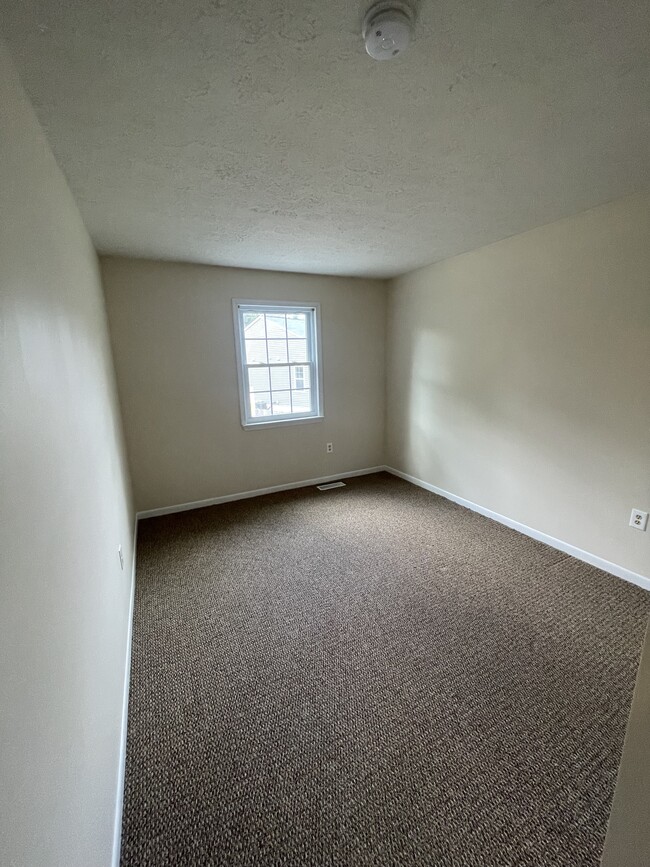 Guest Bedroom 2 - 8234 Roanoke Ct