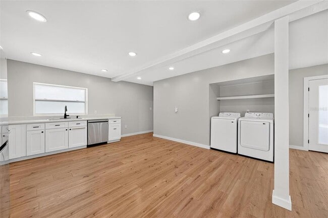 Building Photo - 1099 Grove Ave