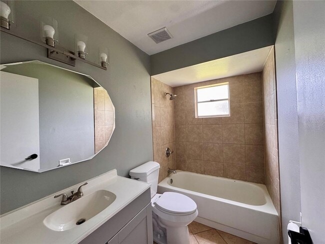 Building Photo - 4125 E Vista Ct