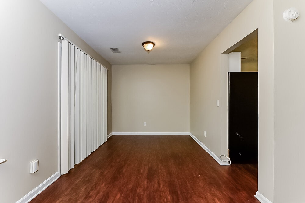 Building Photo - 3122 Chippewa Dr