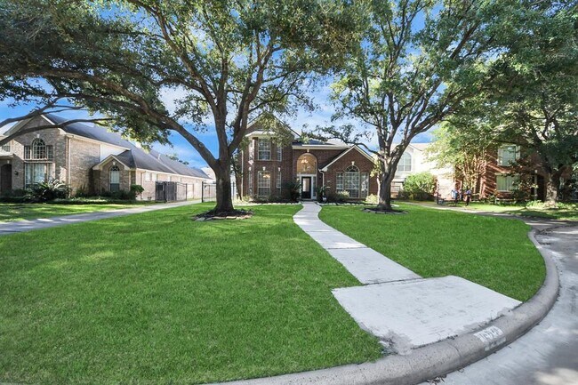 Building Photo - 623 Airybrook Ln