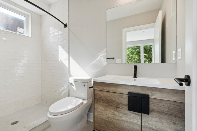 Building Photo - 1739 Page St