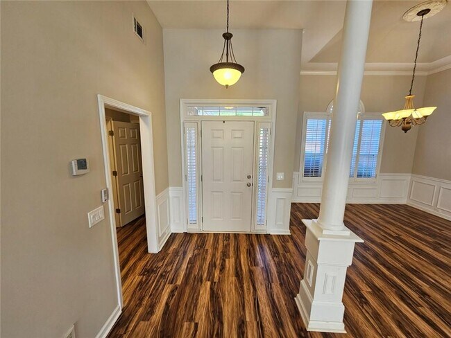 Building Photo - 1550 Argonne Ln