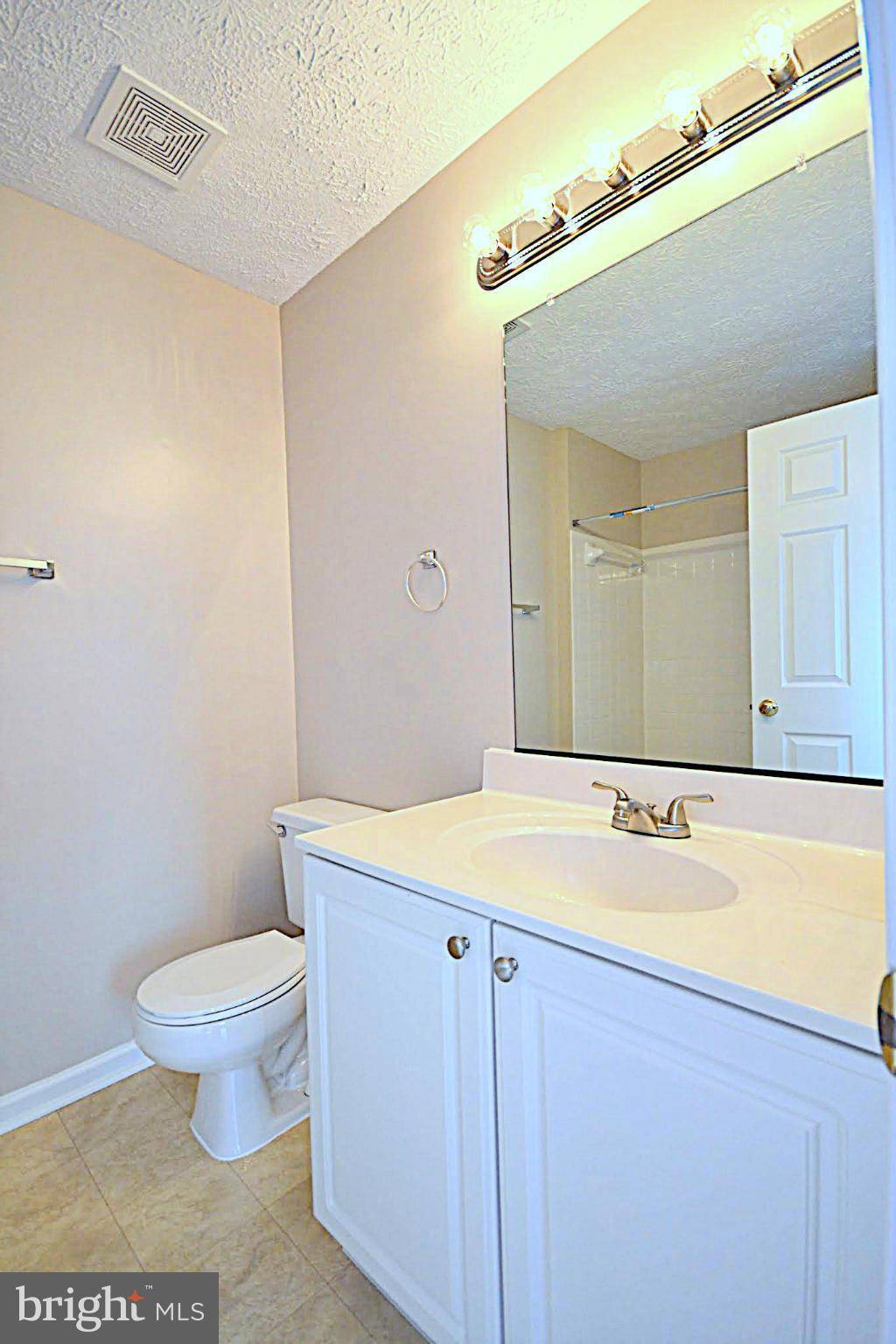 Building Photo - 2458 Apple Blossom Ln