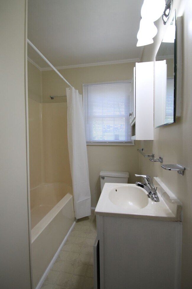 Building Photo - Exclusively Offered By Muse Realty Rentals, LLC